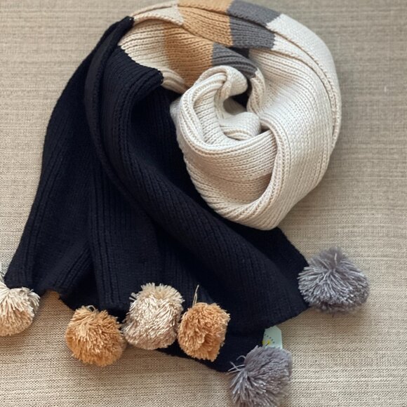 Stylish Black and Tan Pom Pom Chunky Scarf-NEW - Picture 1 of 15